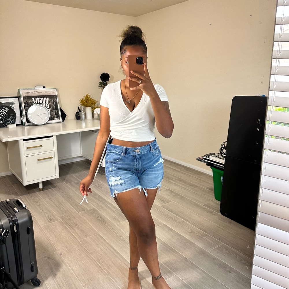 American Eagle Distressed Denim Shorts SZ 12